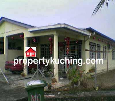 Kuching single storey corner house, satu tingkat rumah tepi, Taman Suria Jaya, Matang